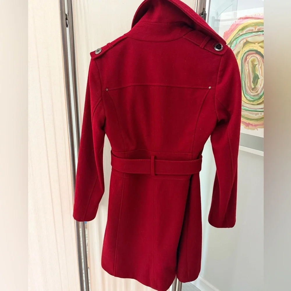 Kenneth Cole Women's Coat, size 4 in Garnet - Picture 5 of 5